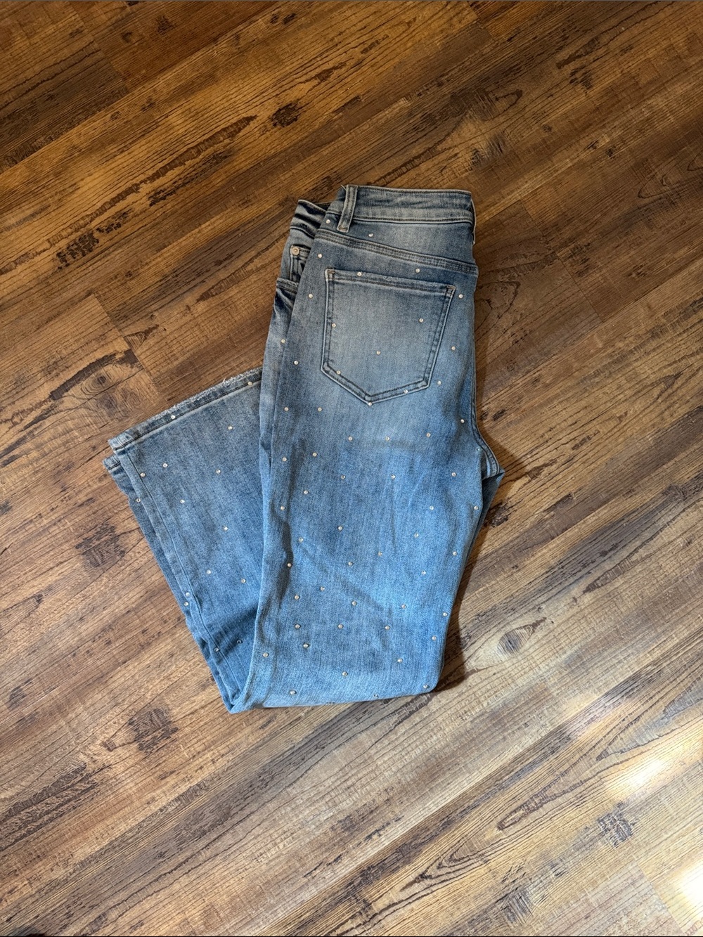 Women's Straight Leg Studded Denim Jeans - Light Blue